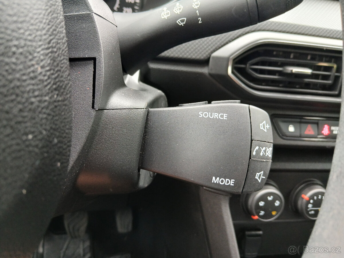 Dacia Sandero 1.0Tce jen 30.000 Km nová STK - 13