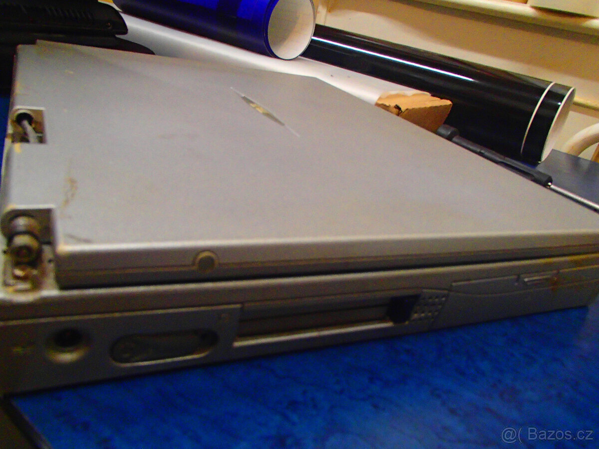 Notebook ASUS L7300 historický - 13