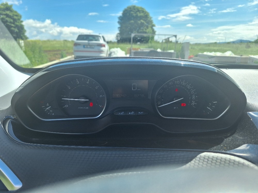 Peugeot 2008 1,2HTP Puretech - 13