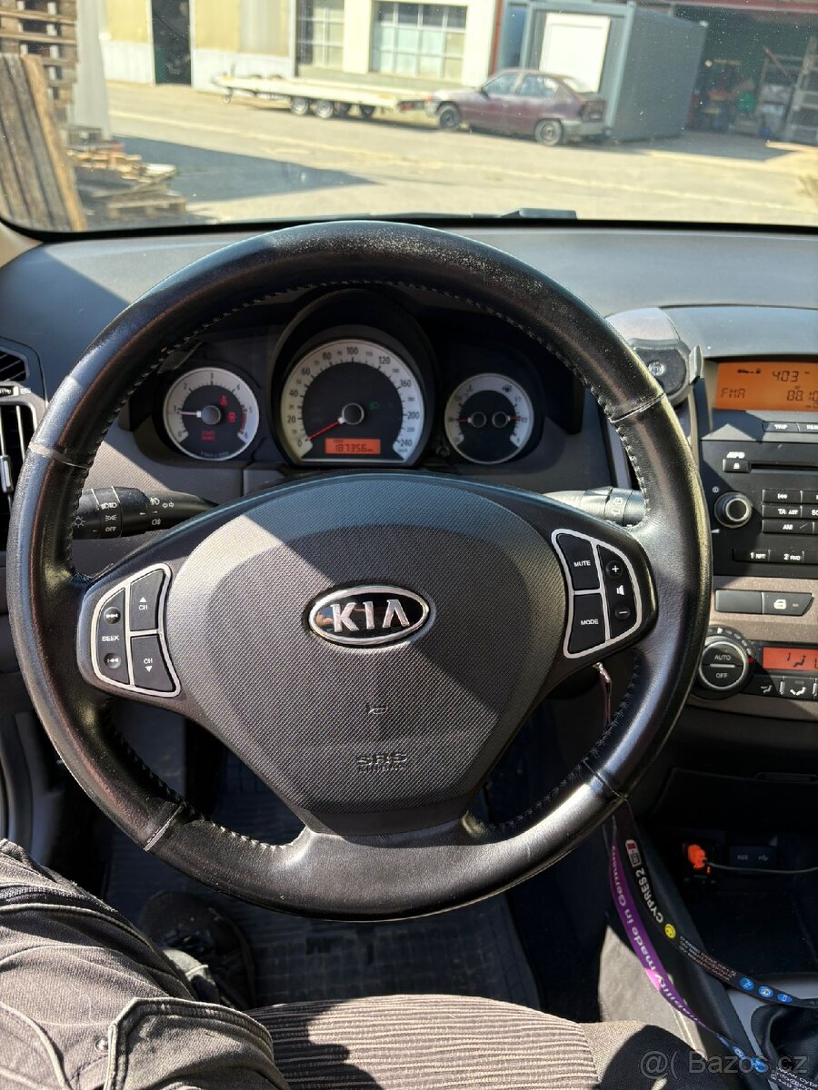 Kia ceed sport coupe 1.6CRDi - 13