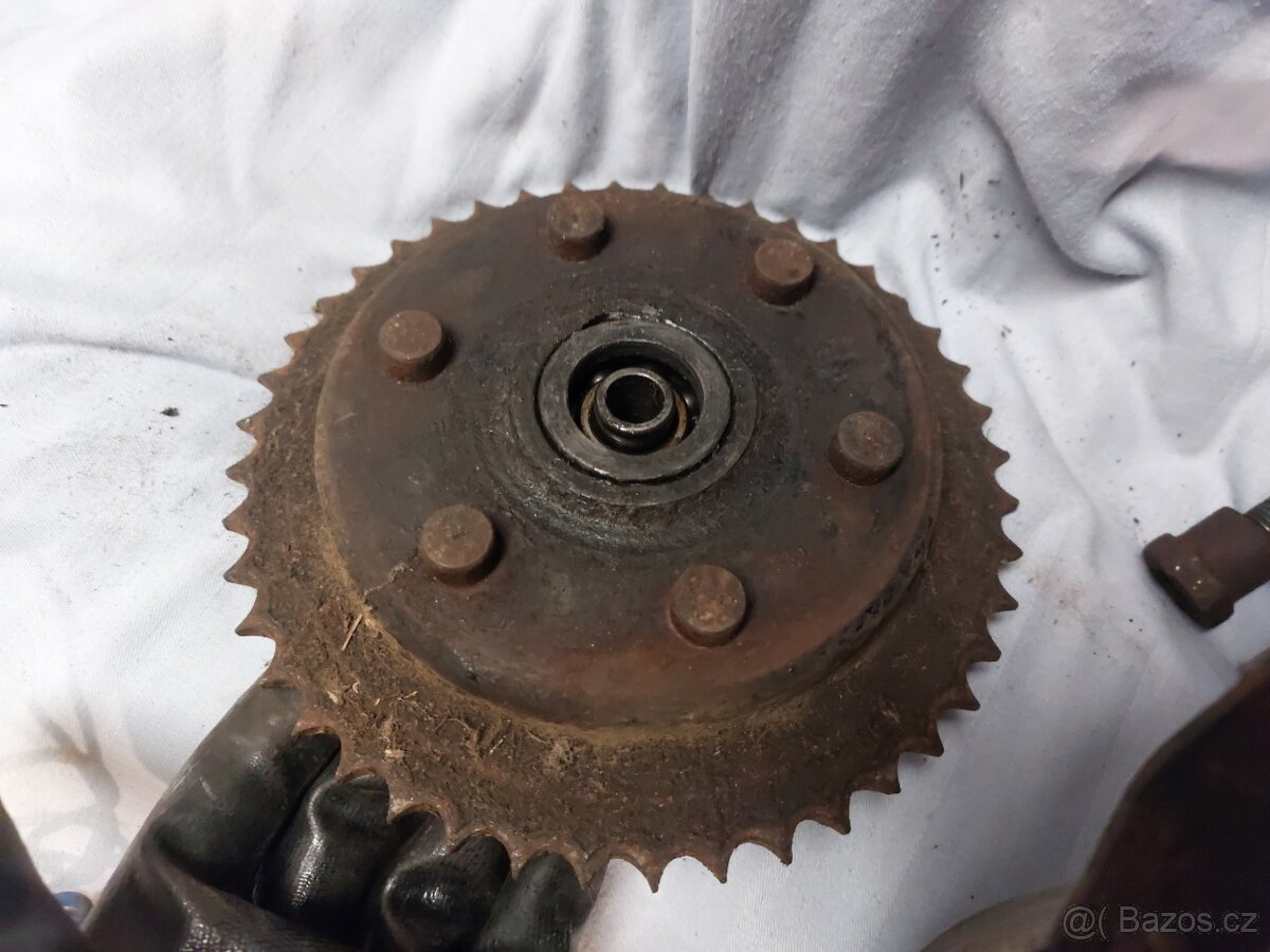 Uklid - dily ČZ a perak 350 - 13