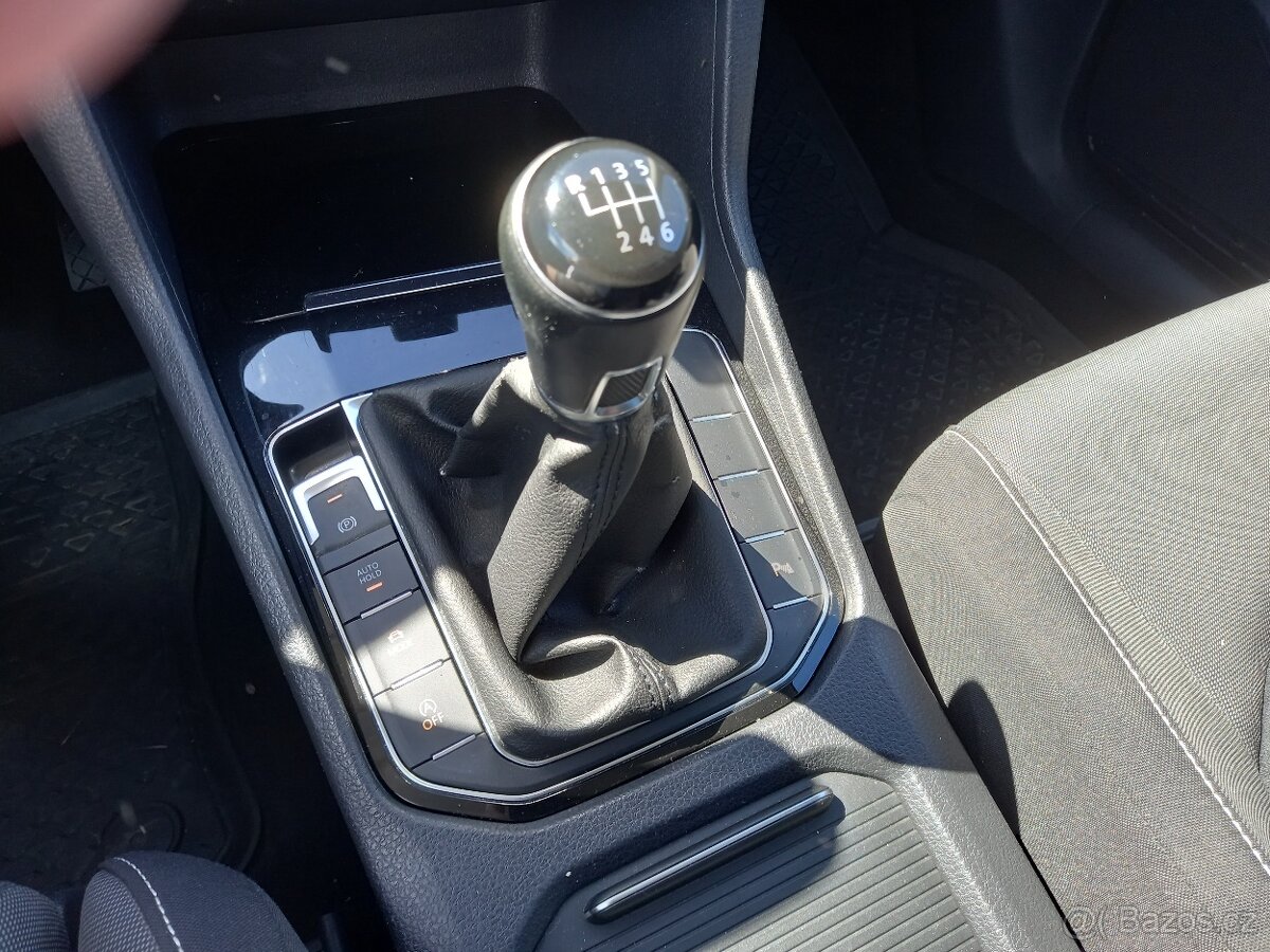 VW-GOLF SPORTSVAN 2,0TDI-150PS-BIXENON-HIGHLINE-NAVI-2015 - 13