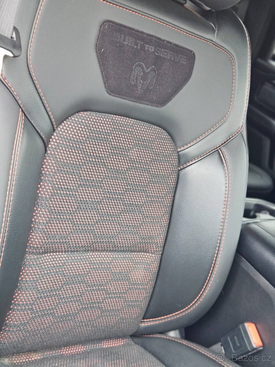 Dodge RAM 1500 5.7V8 Crew Cab r.v.2022 - 13