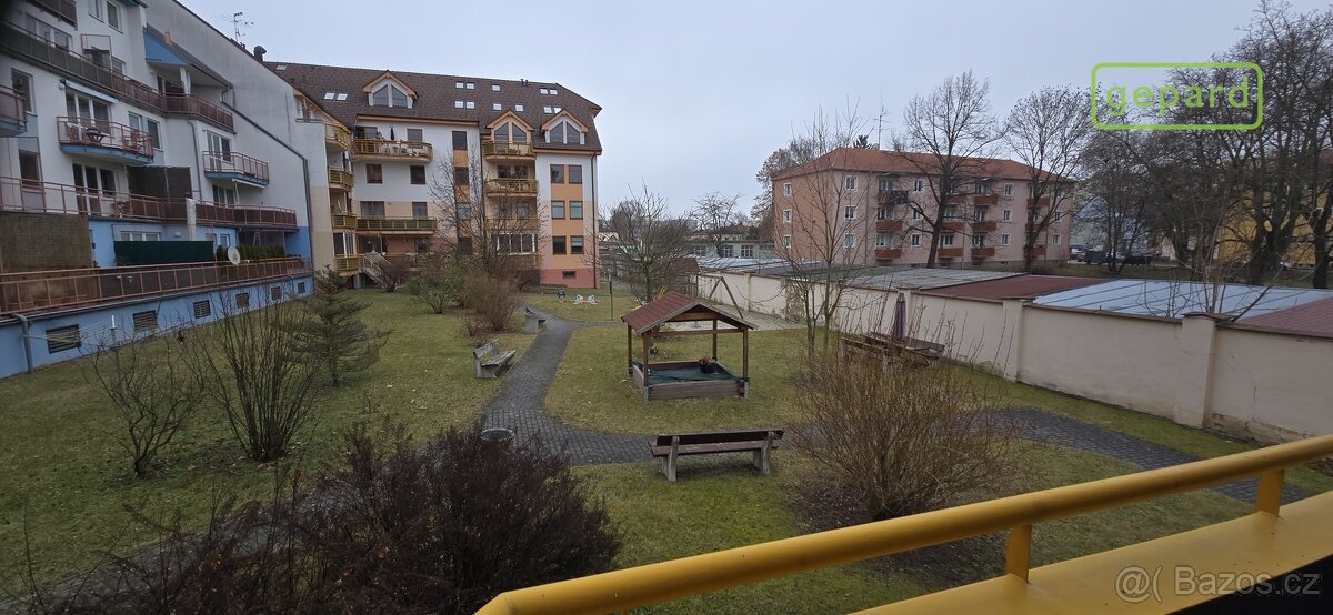 Pronájem zděného bytu s lodžií o dispozici 2kk - 13