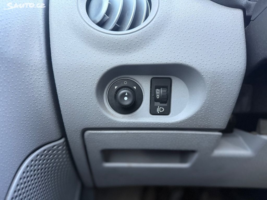 Citroën C3, 1,4i 16V 54kW Tažné Klima CEBIA - 13