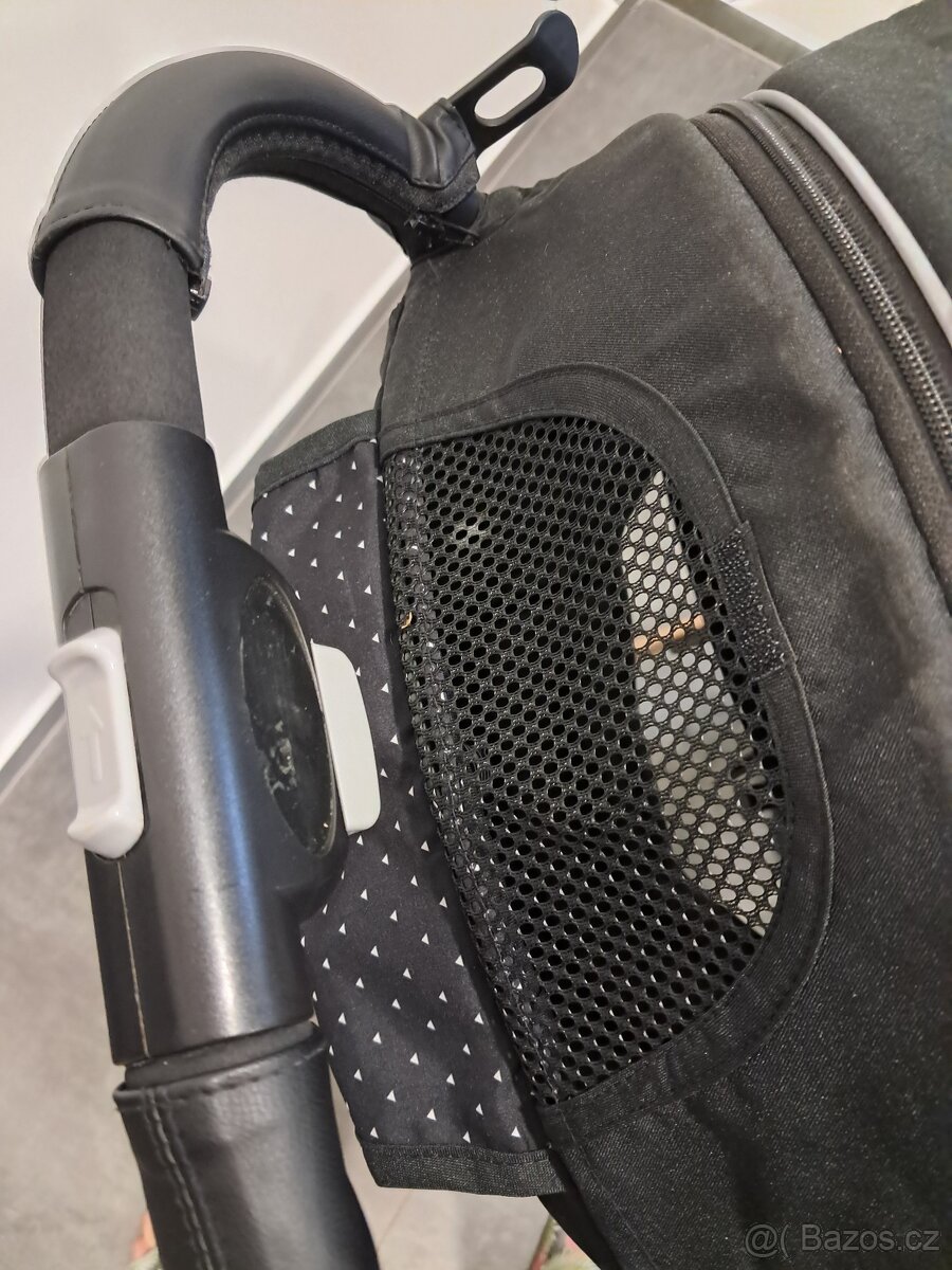 Kočárek MoMi Estelle černý - 13