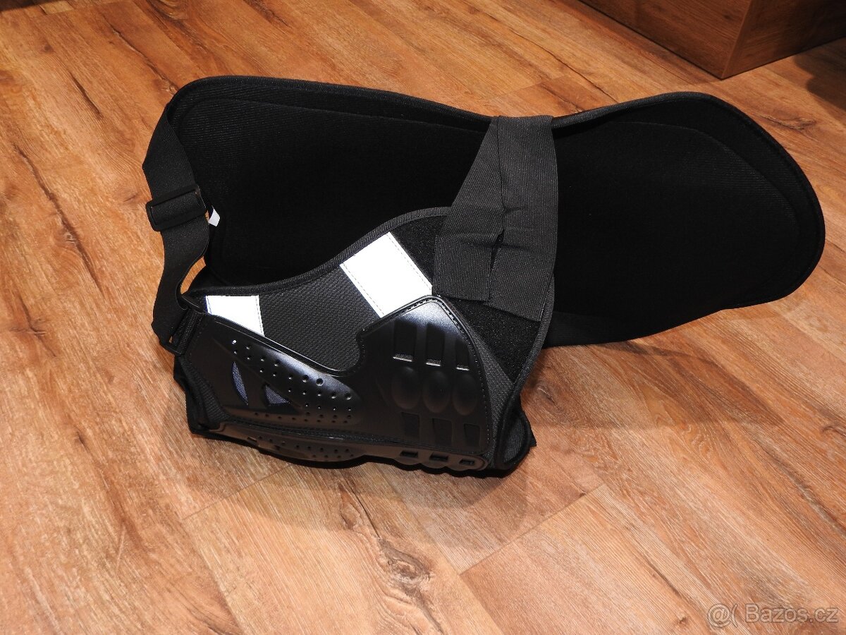 Chráničová vesta Nová - 13