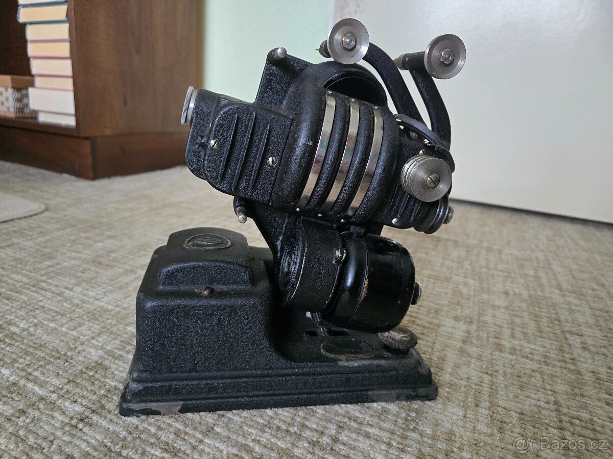 Retro kamera s projektorem - 13