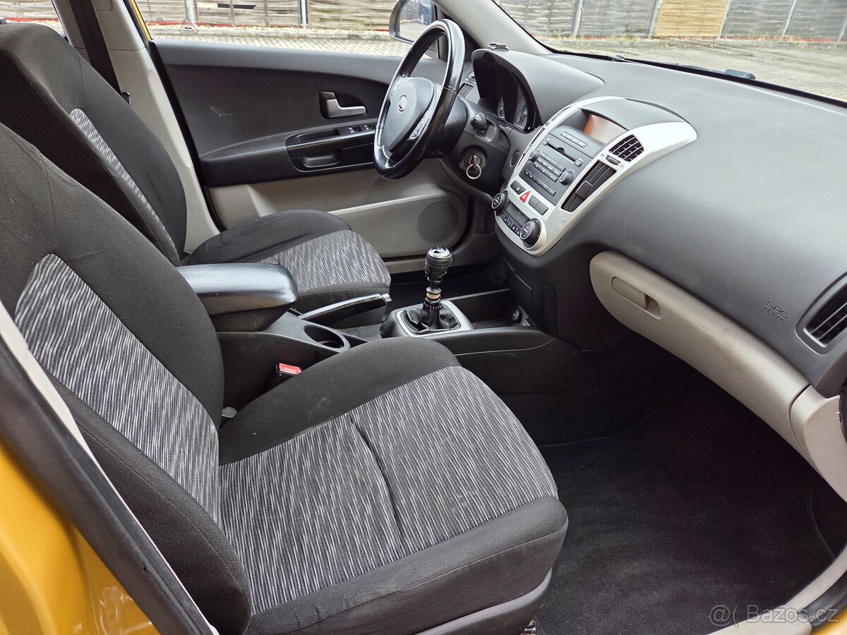 Kia Cee´d, 1,6i klimatizace - 13