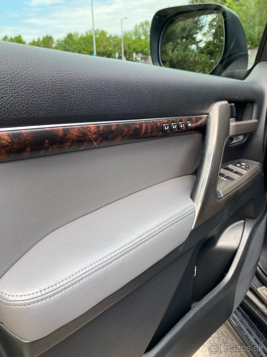 land Cruiser lc200, j200 4.5 V8 top stav, 242t km - 13