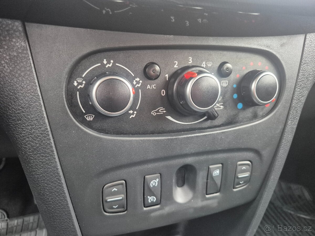 DACIA SANDERO II/0,9/2019/ČR/PRAV. SERVIS - 13