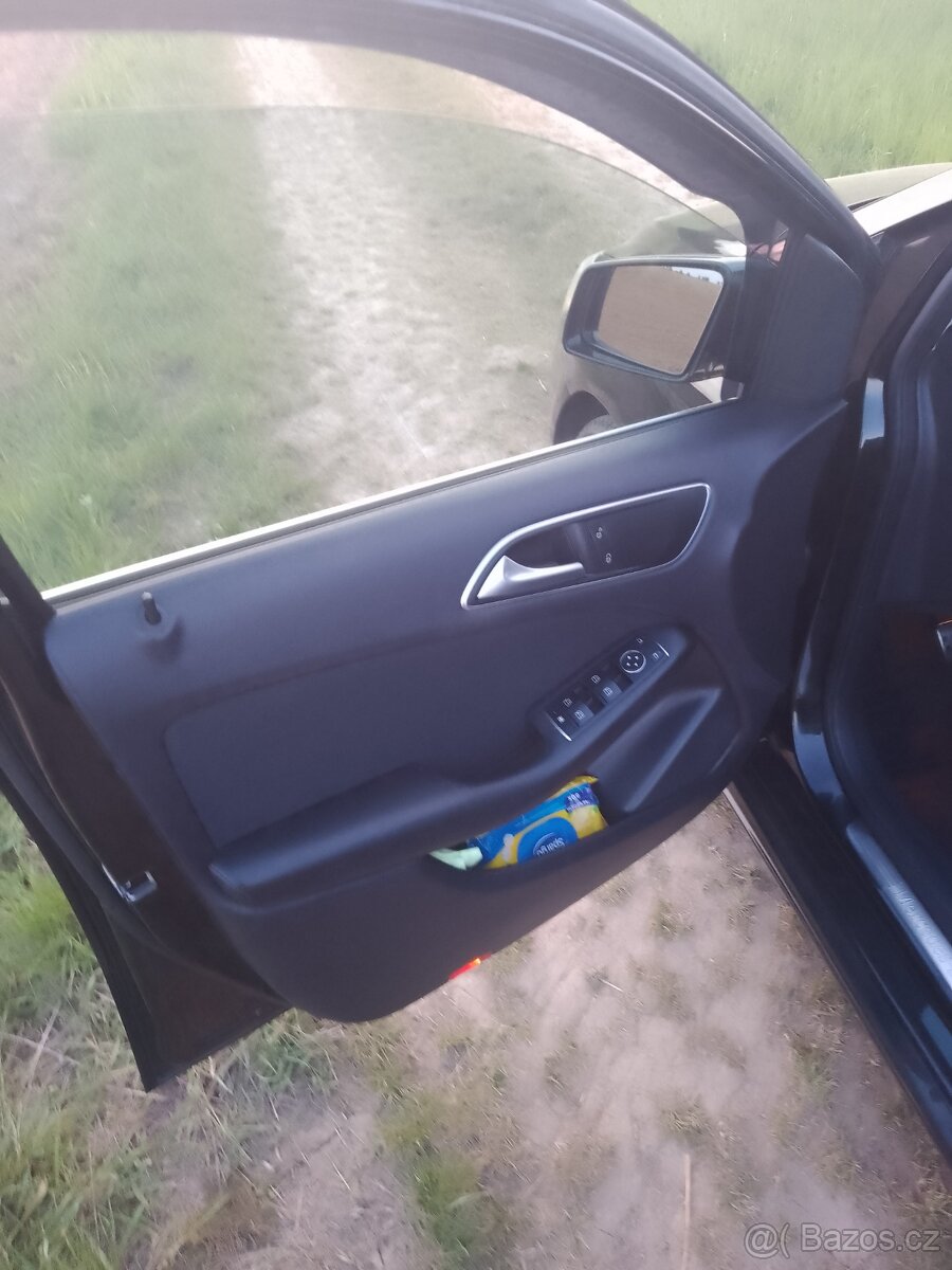 Mercedes Benz B180 - 13