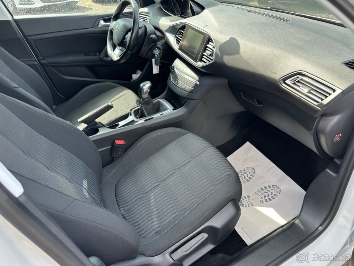 prodáváme Peugeot 308 1.2 Turbo 81kw - 13