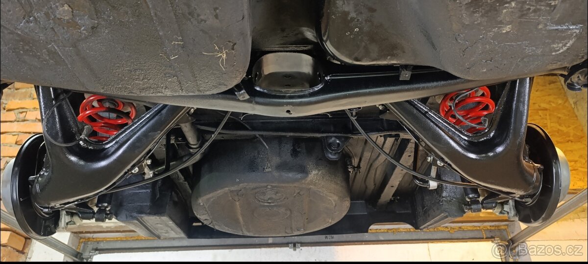 E30 325ix Touring - 13