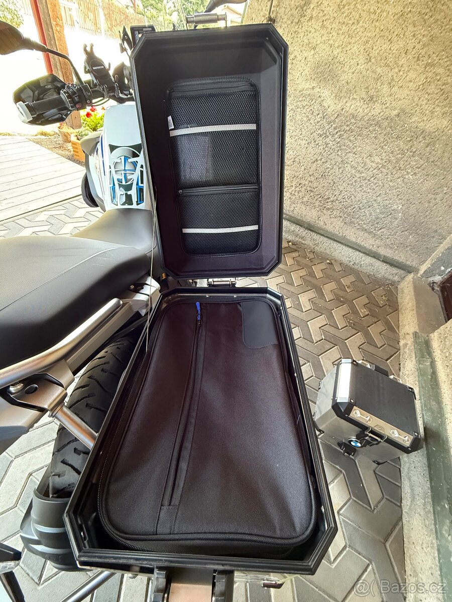 BMW R1250 Adventure Rally - 13