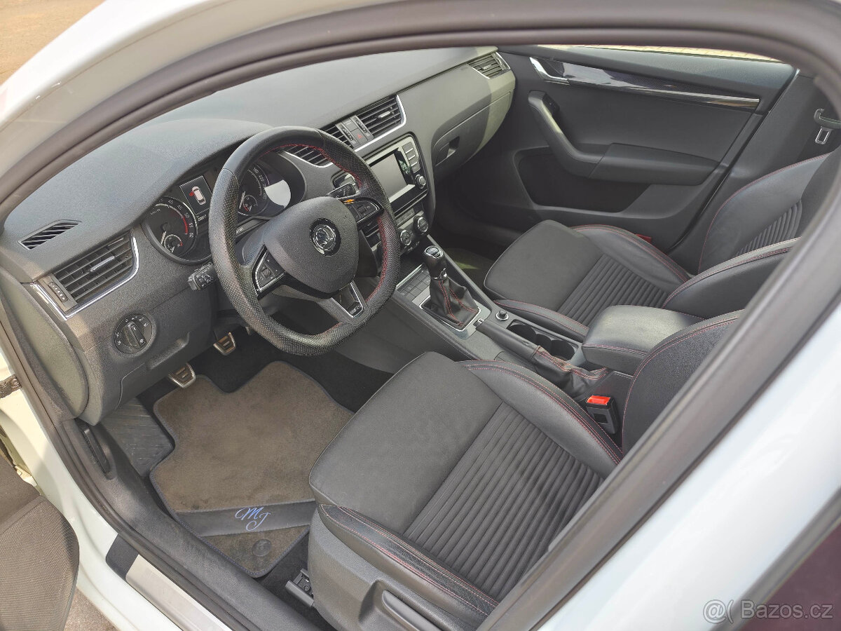 OCTAVIA 2,0 TDI RS, 2015 - 13