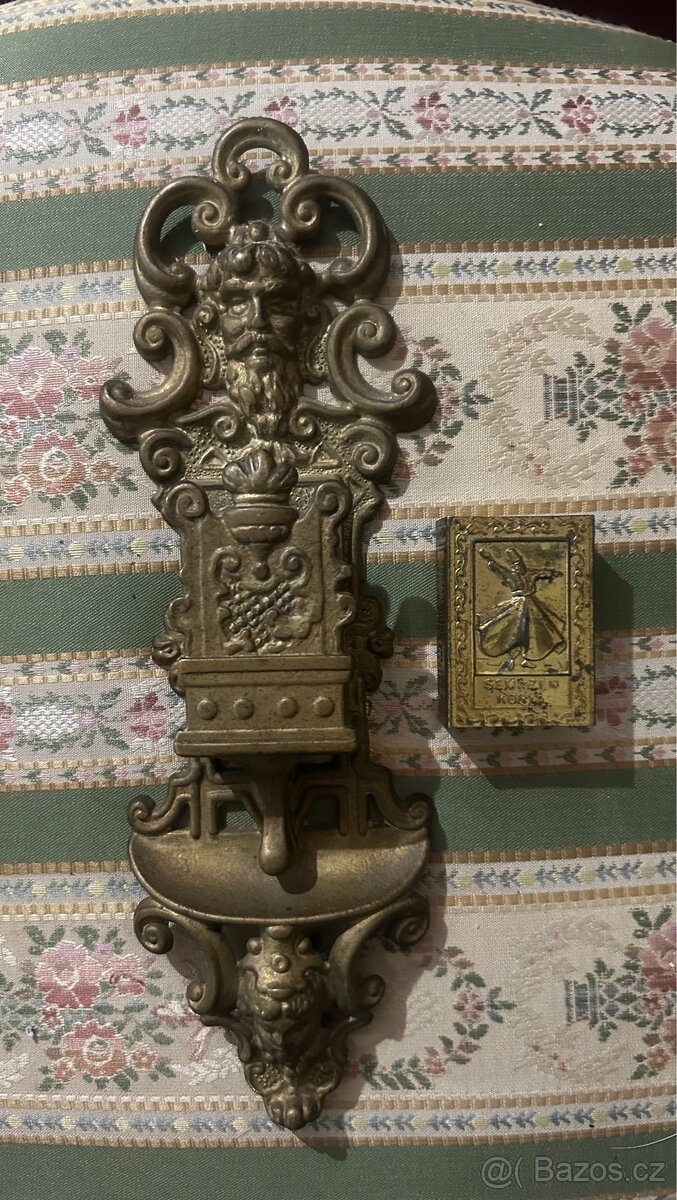 Mosazný nástěnný zápalkovník s obalem na zápalky - 13