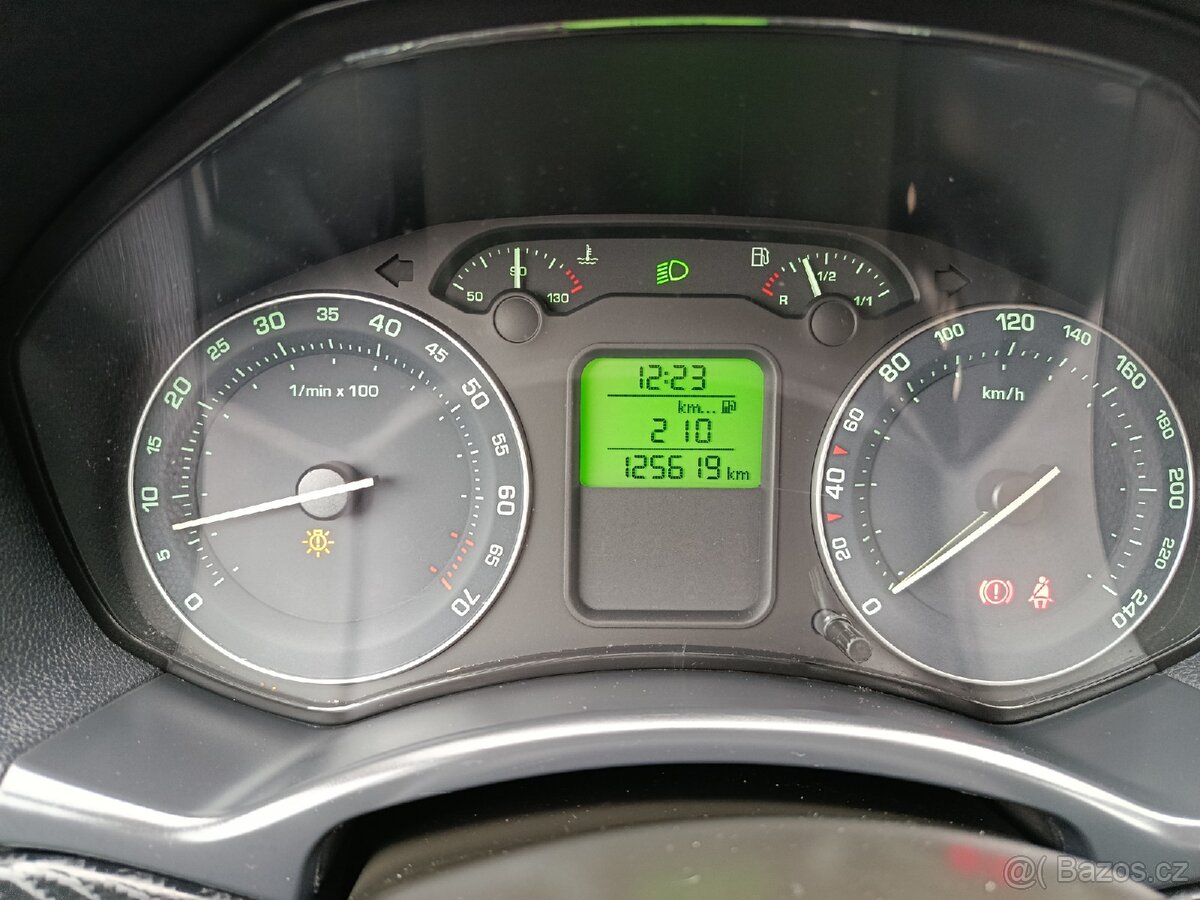 ŠKODA OCTAVIA 2 1.6 mpi - 13