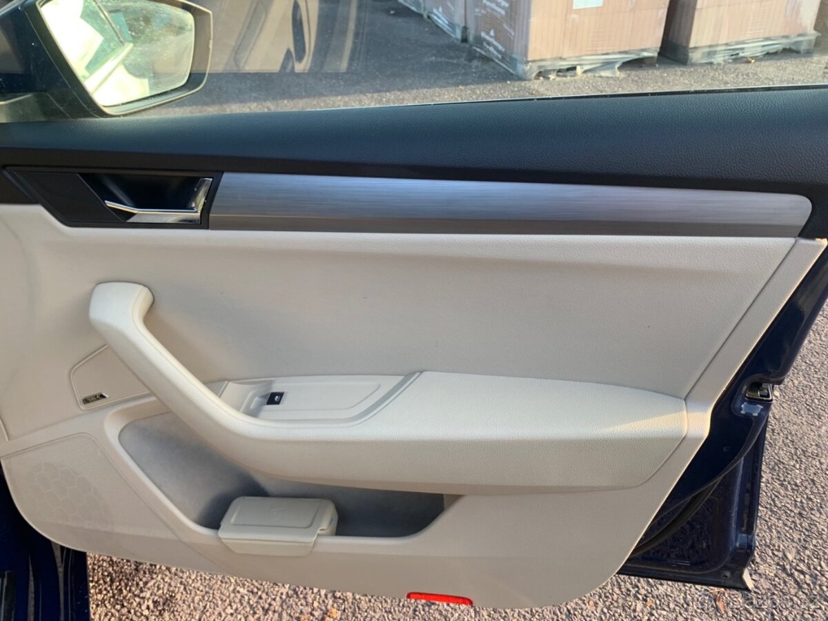 Škoda Superb 1.4TSi, 110kw, 1.majitel,ČR - 13