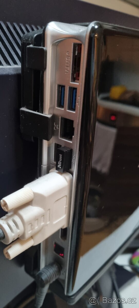 Zotac Zbox ID18 + DRŽÁK NA MONITOR + monitor BENQ 19" - 13