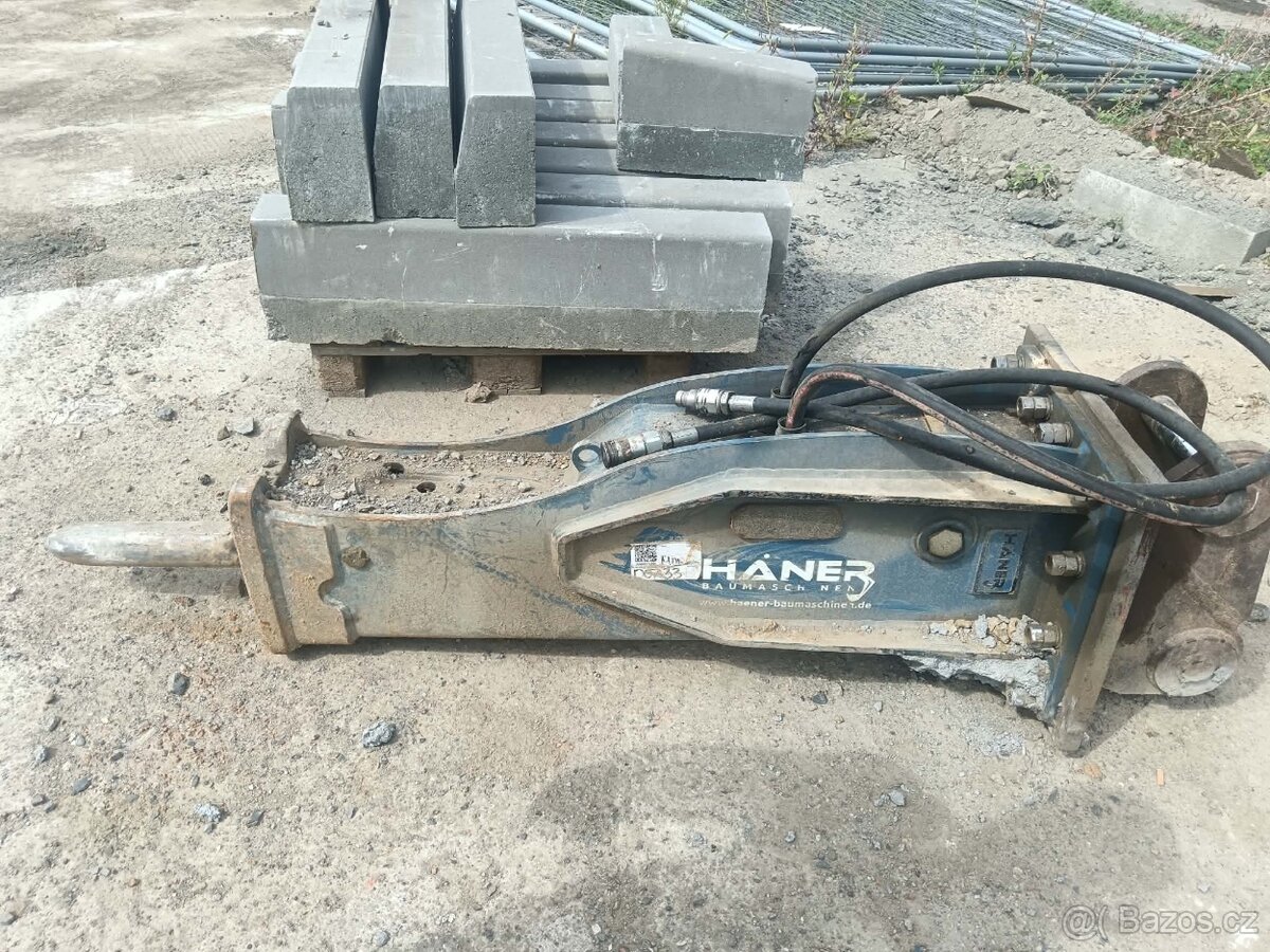 Komatsu 10 tun kolovy bagr - 13