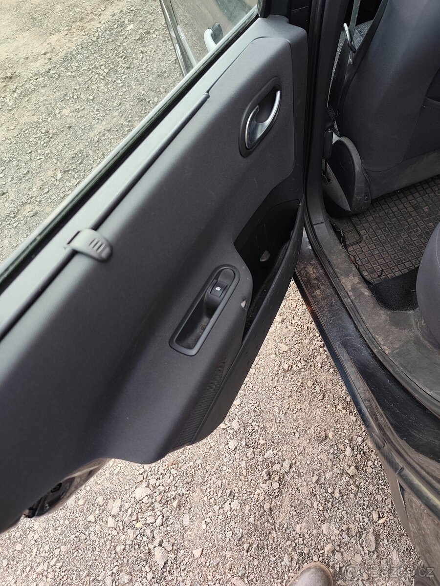 Renault Megane 2,0i - 13