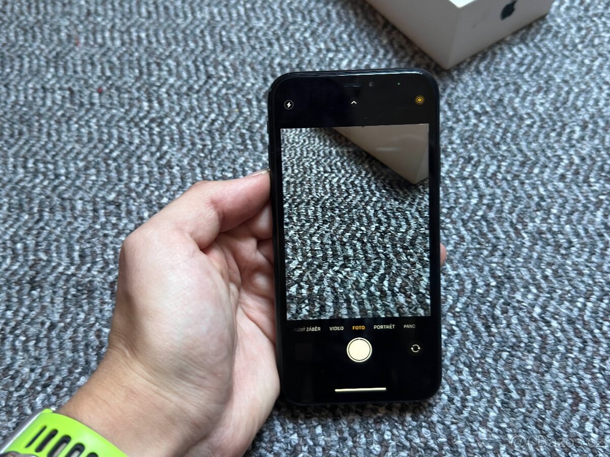 iPhone XR 64GB Black - 13