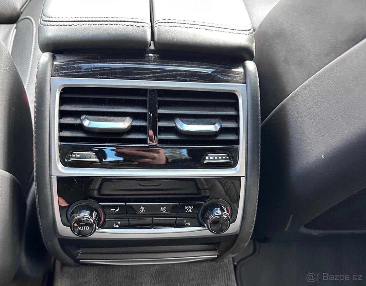 BMW 750i panorama,headuo 75tkm odpočet DPH - 13