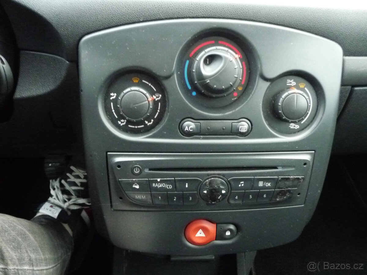 Renault Clio 1.5Dci comfort po 1.majiteli a po STK a Servise - 13