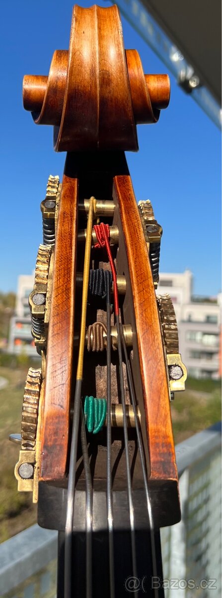 Celodřevěný kontrabas - 13