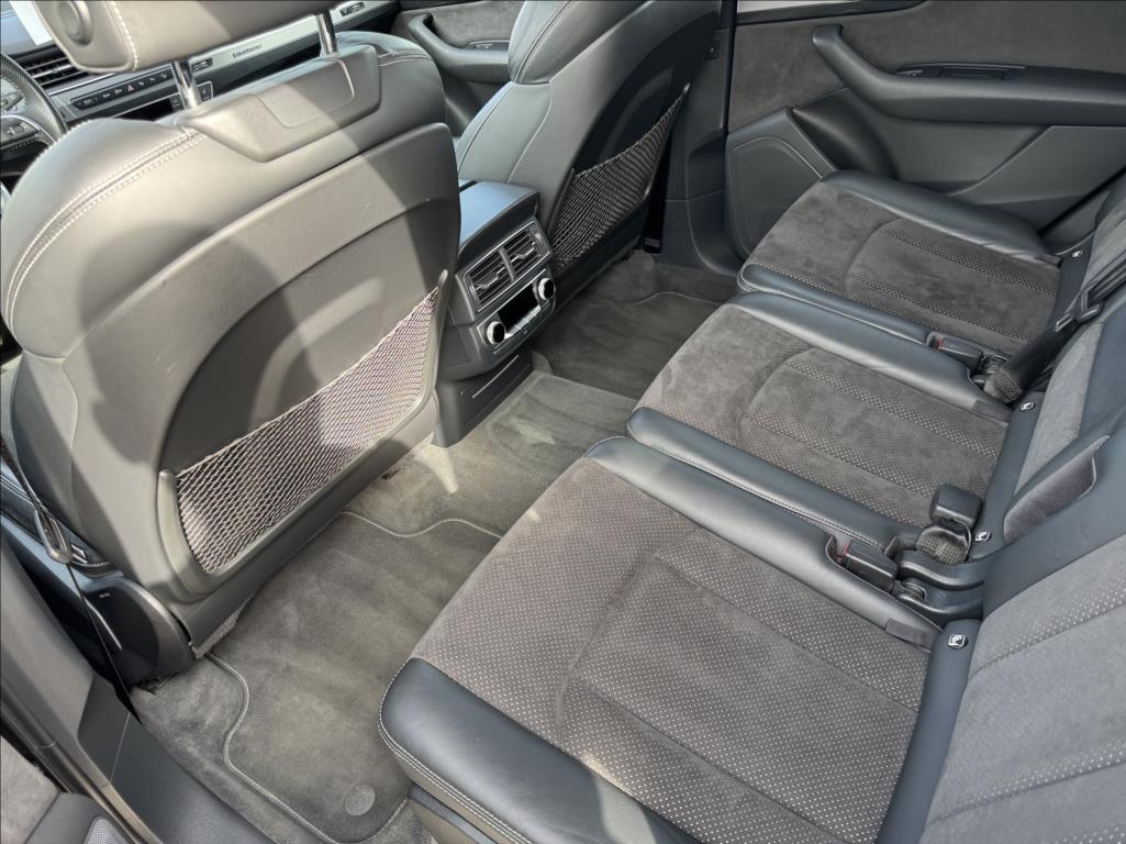 Audi Q7 3,0TDi 200kw,S-Line,ČR,1.Majitel,120tkm,DPH - 13