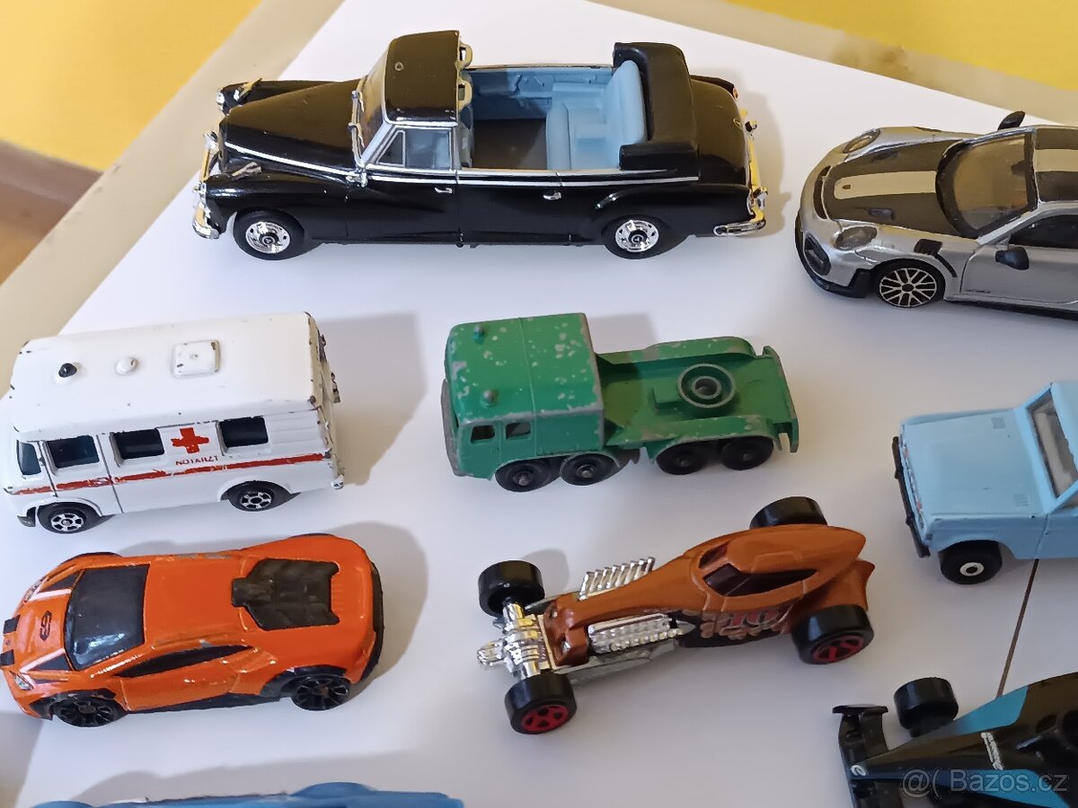 Starší modely autíček - 13