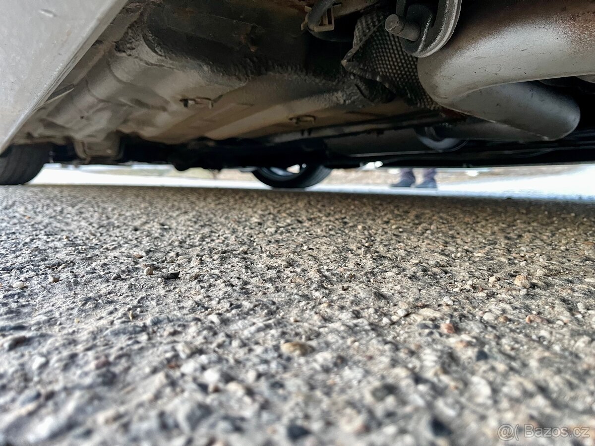 Ford Mondeo ST220 - 13