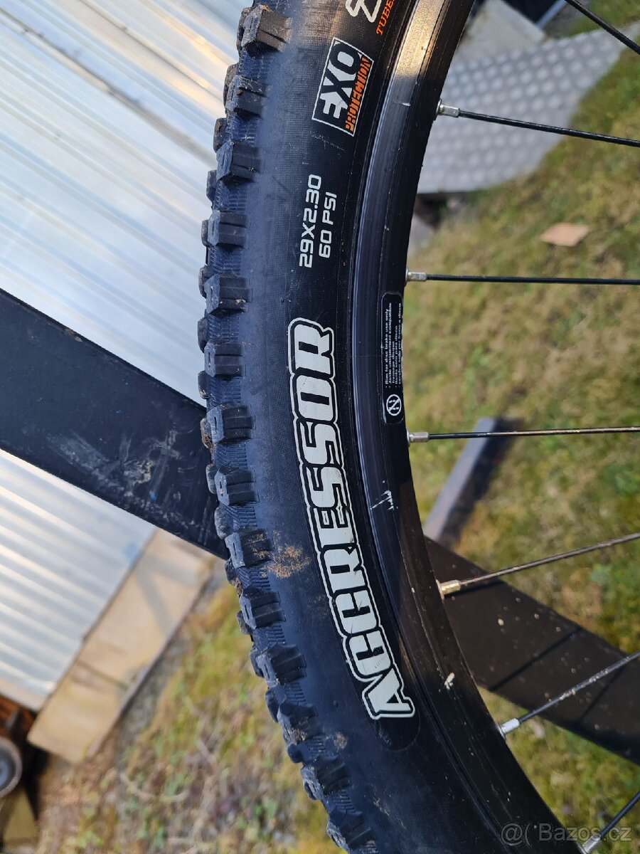 Celoodpružené kolo CUBE - 13