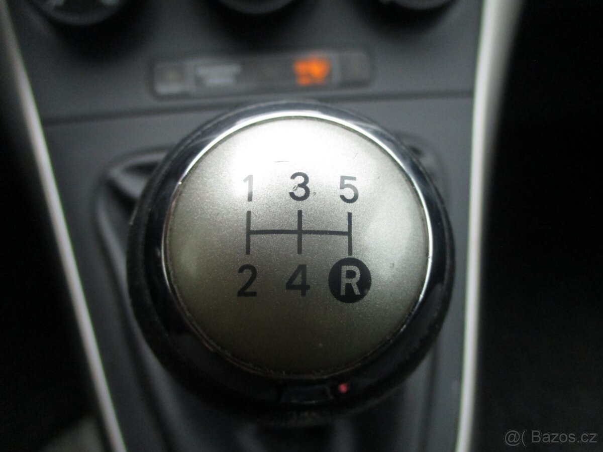 Toyota Auris 1.4i - 13