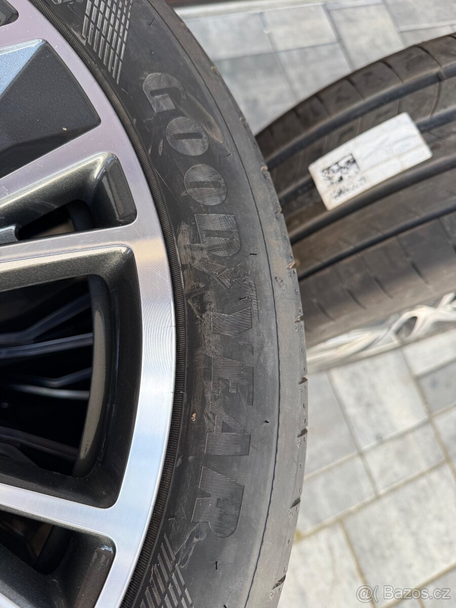 Letní demo Audi a5 245/40 - 13