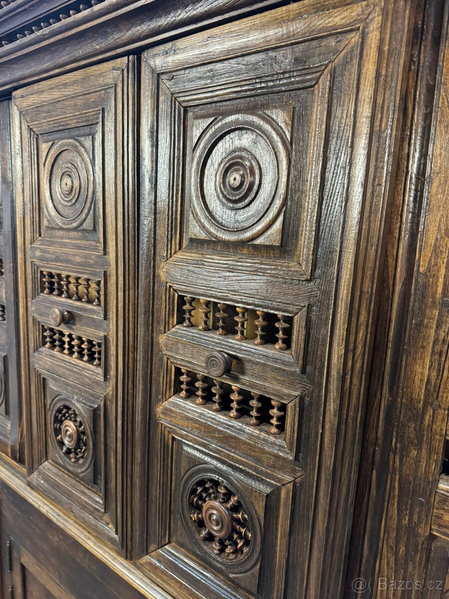 Bretonský kabinet s věšákem (142026) - 13