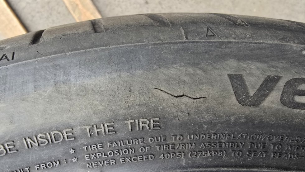 Letní pneumatiky 235/40/19 Hankook - 13