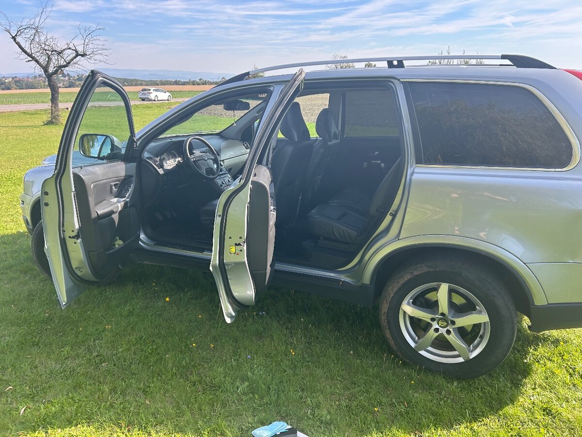 Volvo XC90 2,4 D5 AWD - 13