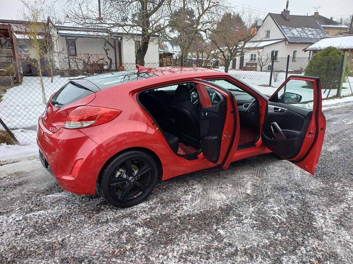 RARITKA Hyundai Veloster 1.6...71050km - 13