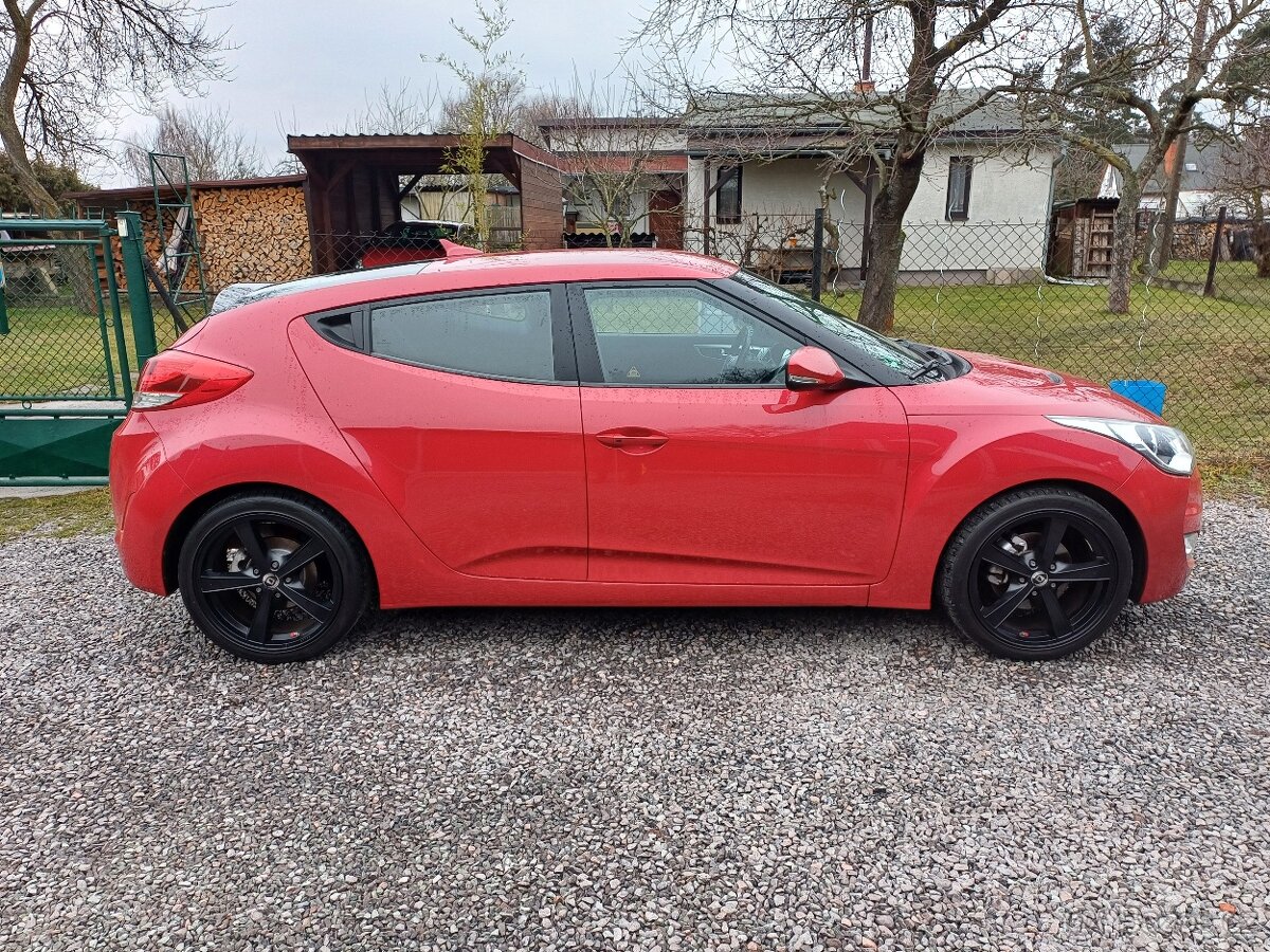 RARITKA Hyundai Veloster 1.6...71050km - 13