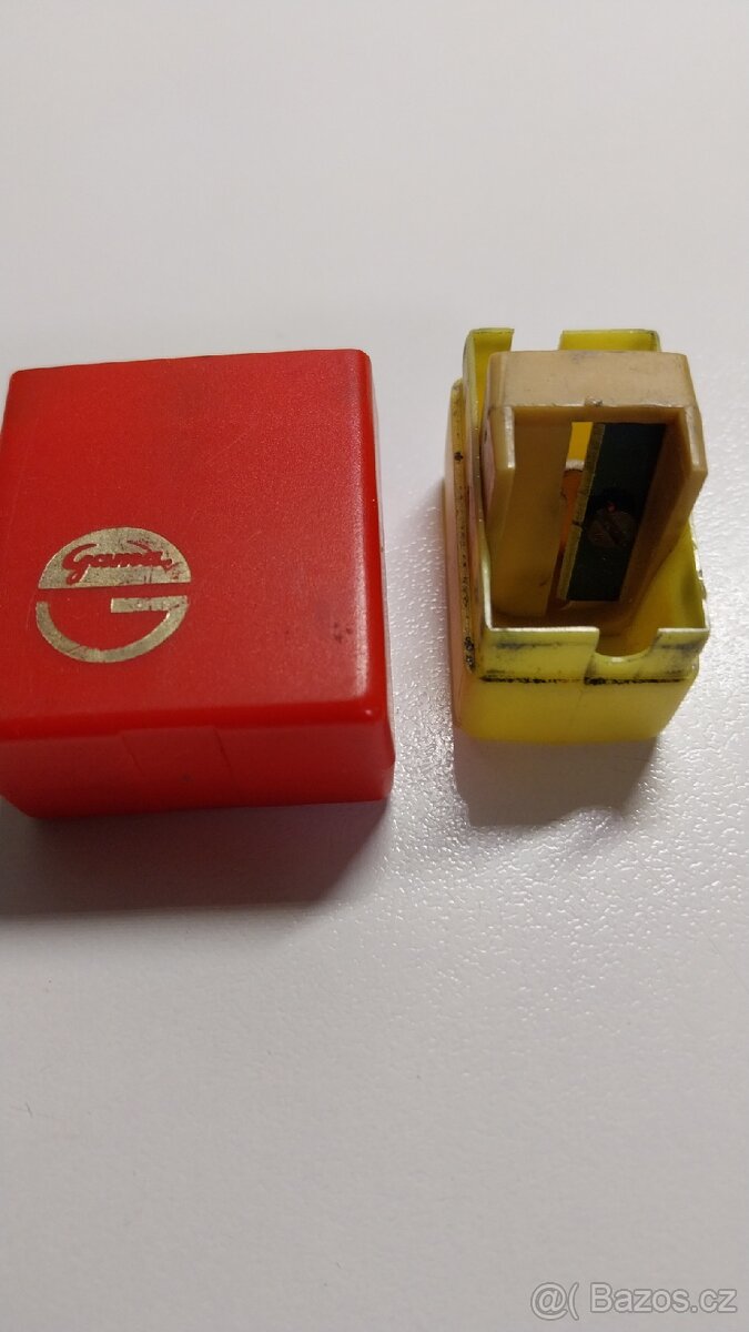 Retro kufřík,počítadla,pero,ořezávátka - 13