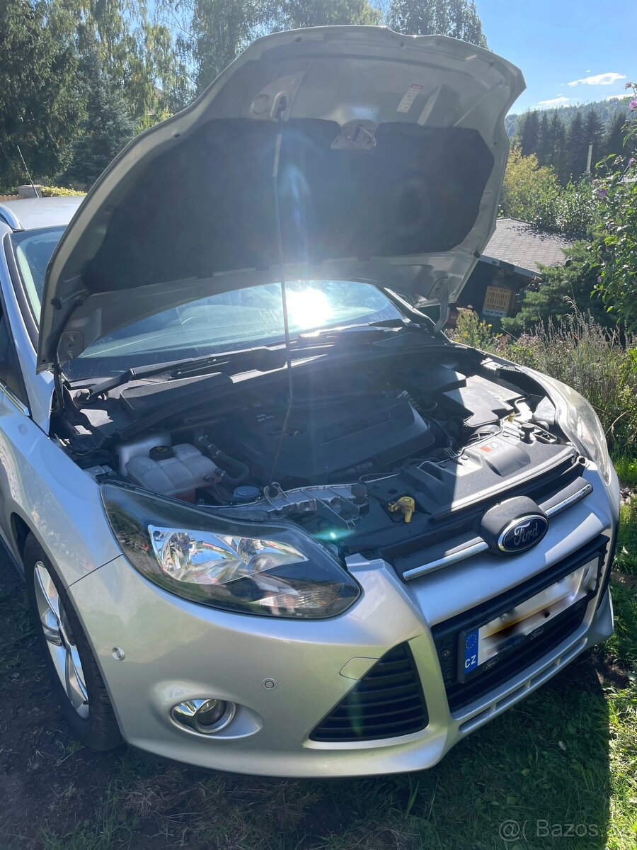 Ford Focus MK3 kombi 1.6 110kW benzín, výhřev sedaček a skla - 13