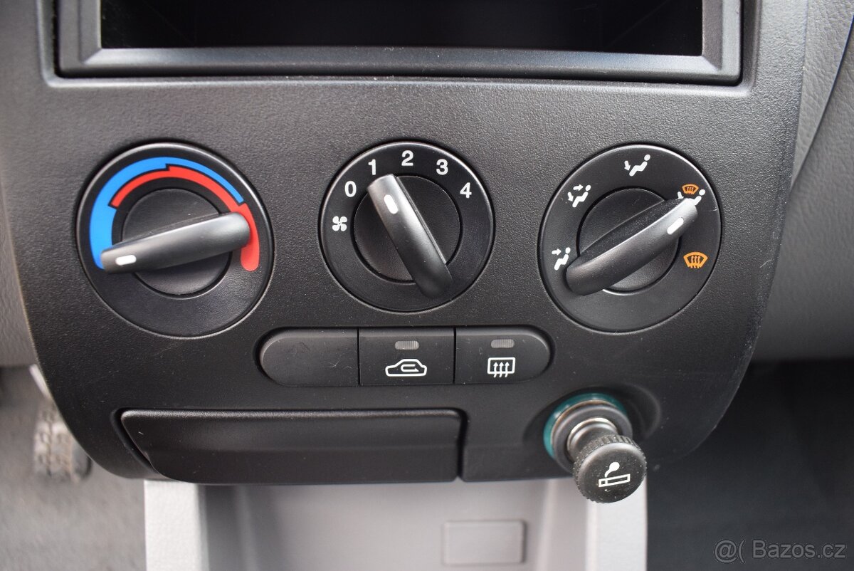 Kia Rio 1,3i SUPER STAV,PO SERVISU - 13