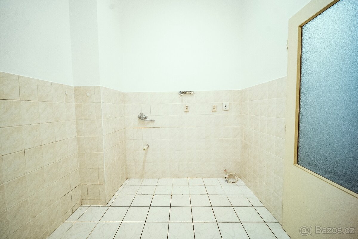 Prodej kancelářských prostor 86 m² – Broumov - 13