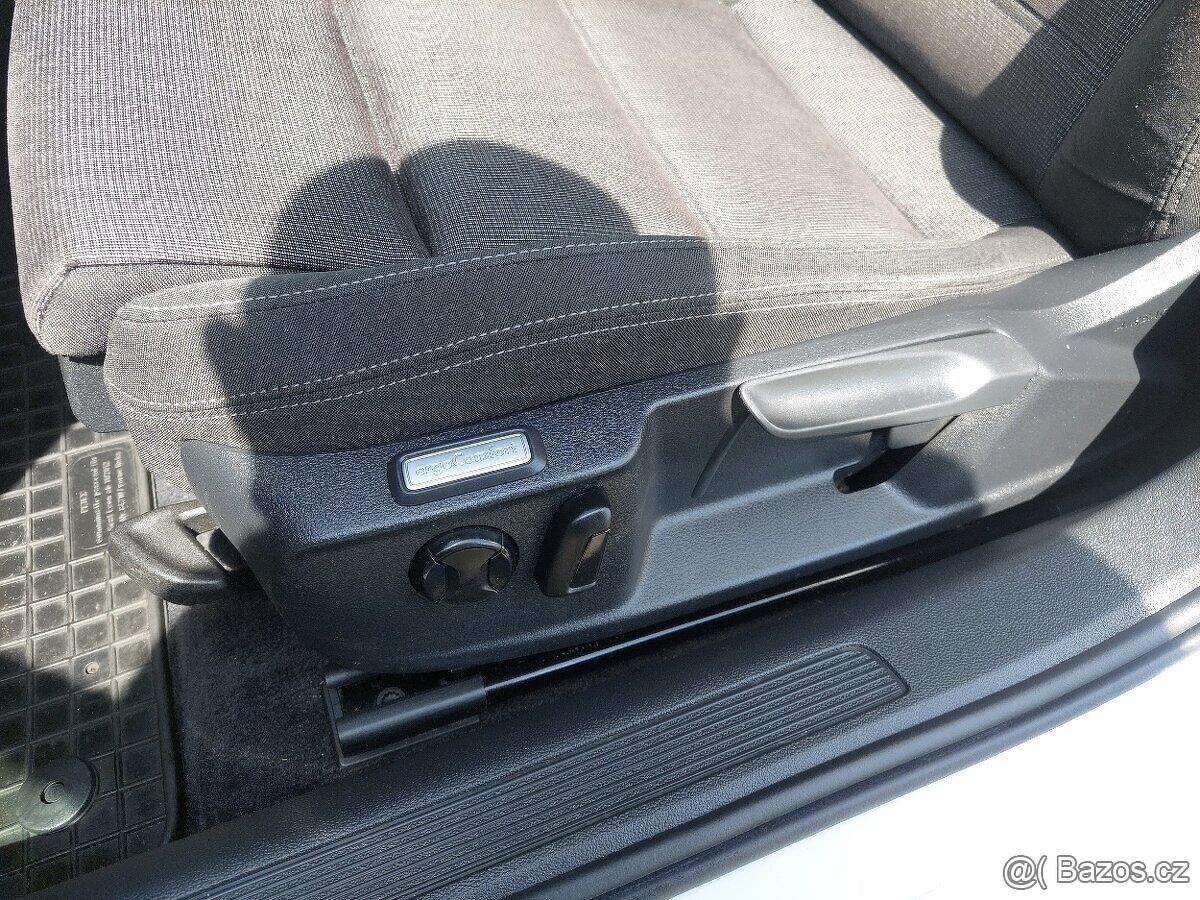 VW Passat B8 variant 1.6 TDI 88kw m.2017 - 13