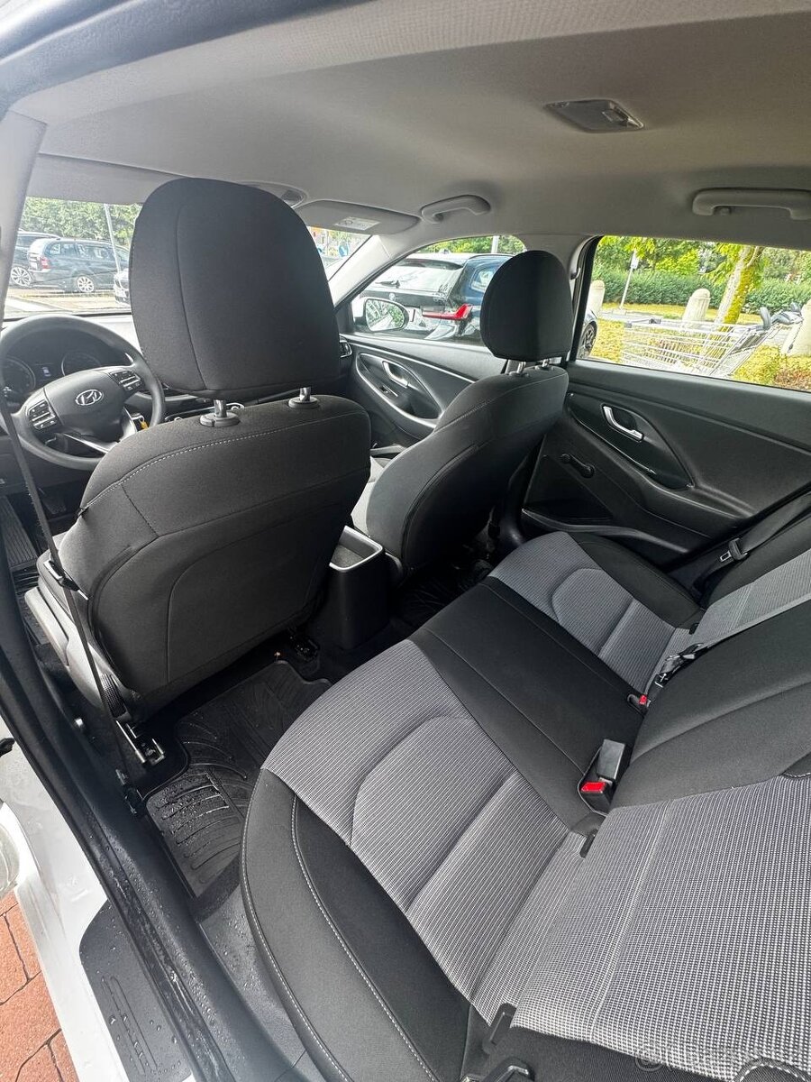 HYUNDAI I30 - 13