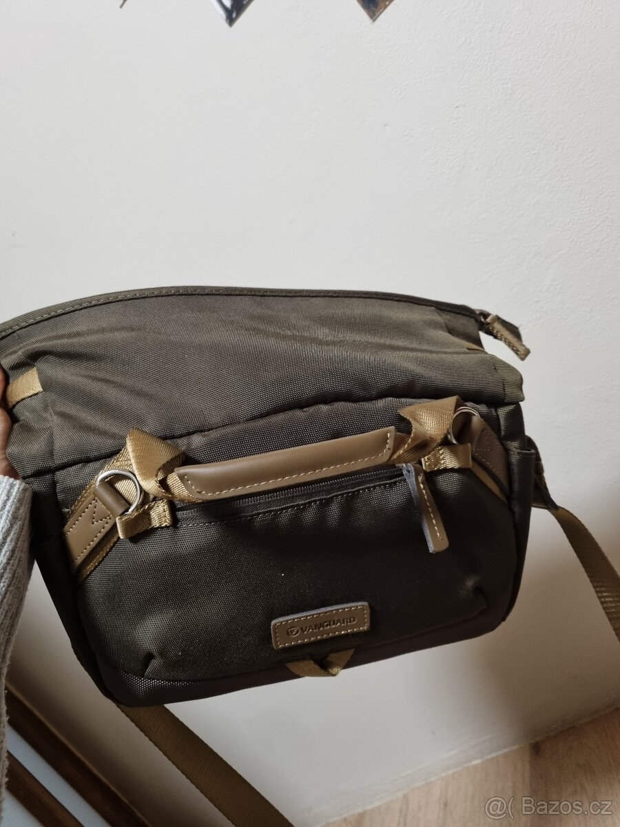 Sony a6400 + 16-50mm f/3.5-5.6 + voděodolné pouzdro - 13