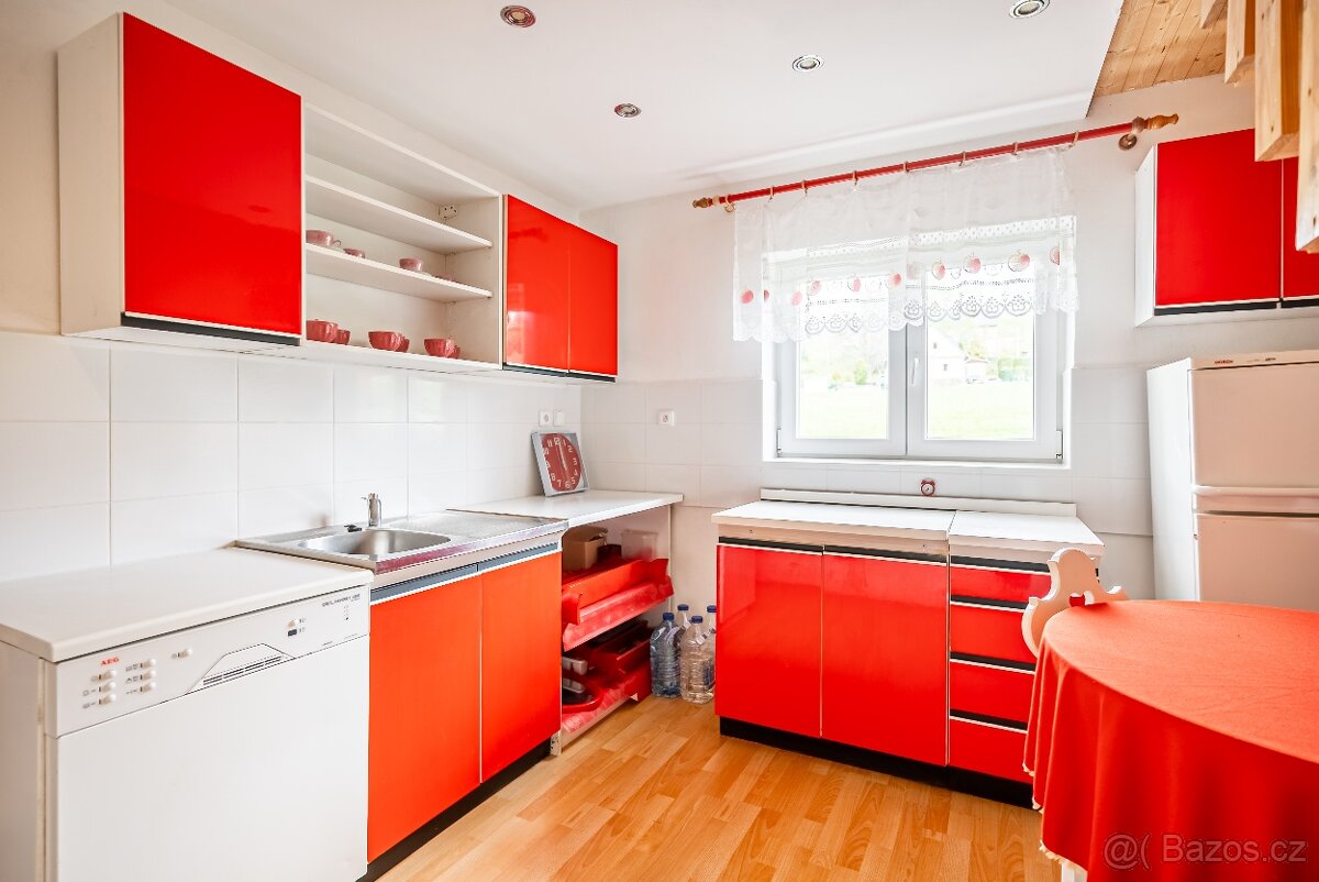 Prodej chaty s 3 apartmány, 231 m, pozemek 688 m - 13