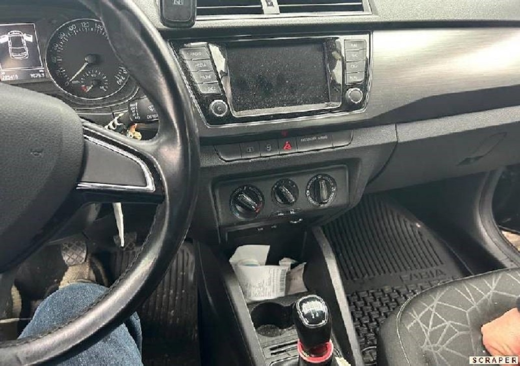 škoda fábia III 1,0 tsi 70 kw 08-2019 - havarovaná - 13